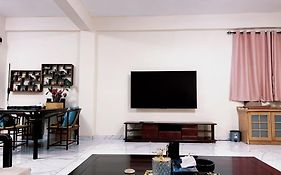 Grand Leone Hotel